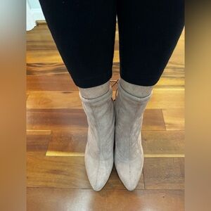 Light Pink/mauve Heeled booties Size 9